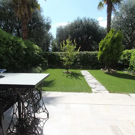 Lovely 2bedrooms, Pool, Doublegarden & Parking #7 * 로퀴에브륀캡마르탱