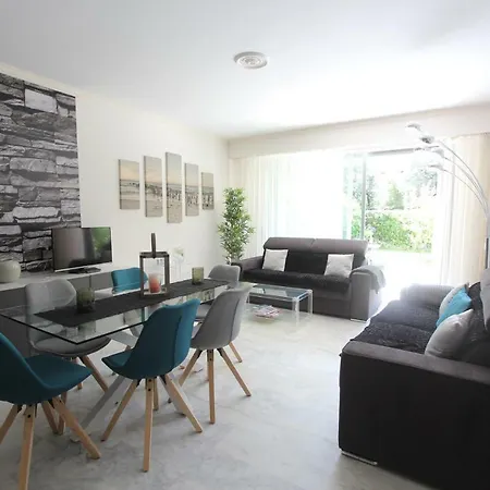 Lovely 2bedrooms, Pool, Doublegarden & Parking #7 아파트 로퀴에브륀캡마르탱